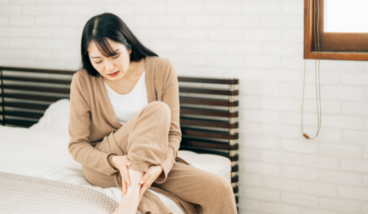 Frau mit Beinödemen