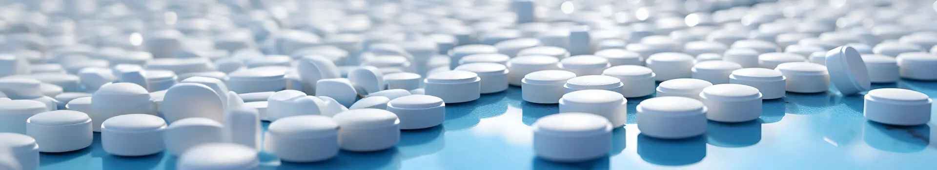 Tabletten auf einem Tisch